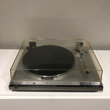 Load image into Gallery viewer, JVC Model No. L-A31 Turntable